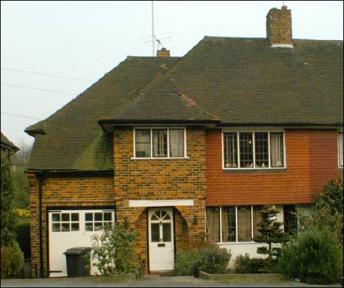 04 Greenhalgh Walk